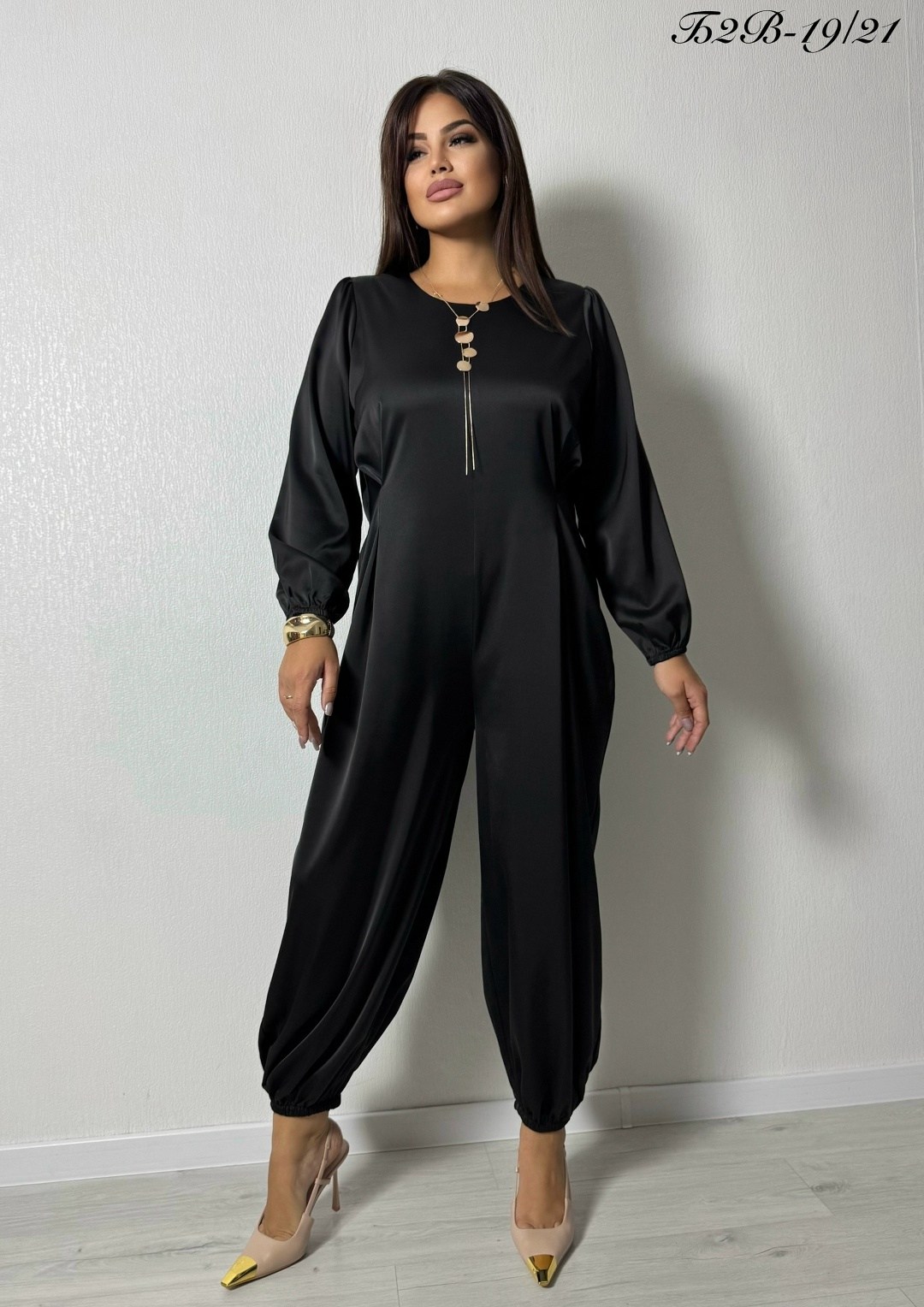 брючный комбинезон,брючные женские костюмы,вечерние комбинезоны,костюмы брючный,атласный комбинезон