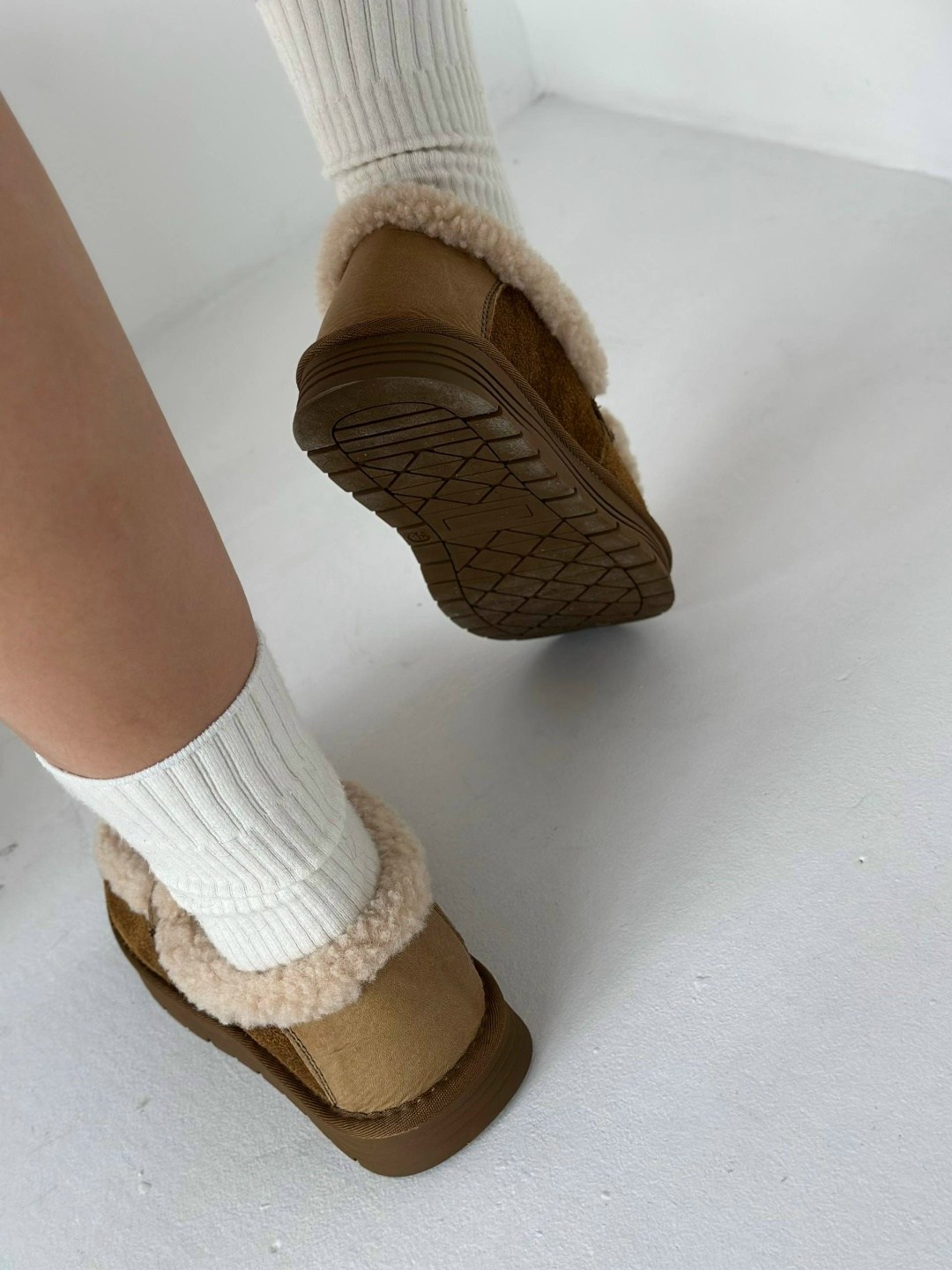 , теплая, на плоской подошве,женская ,зимняя женская