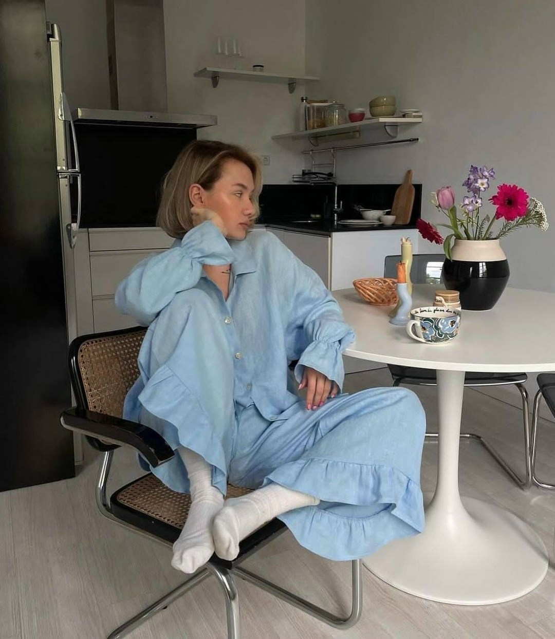 костюм женский льняной,льняной костюм с брюками,стильные костюмы,костюм с воланом,костюмы брючный