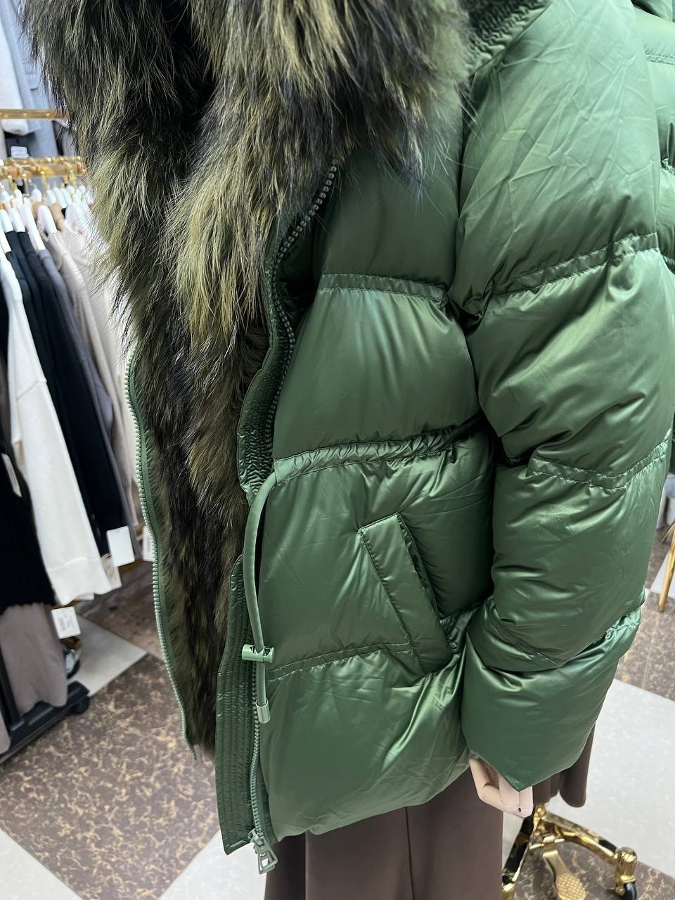 пуховики с мехом,женские пуховики,пуховик женский с мехом,пуховик женский с натуральным мехом,женская зимняя куртка