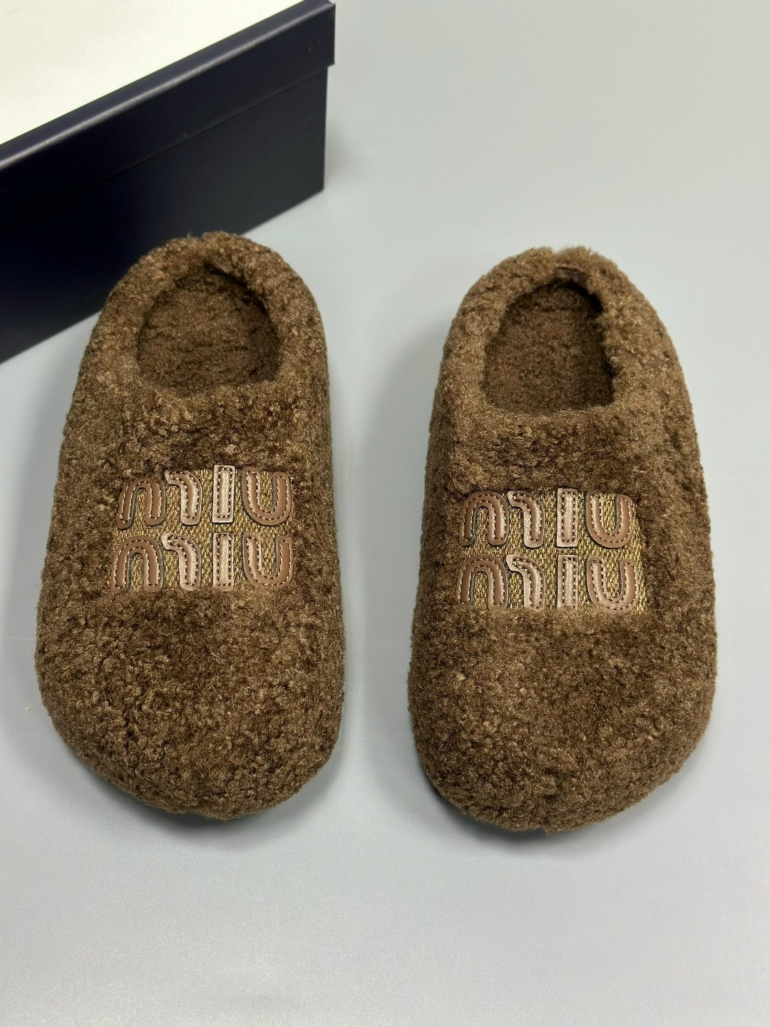 тапочки модные,,домашние тапочки,женские домашние тапочки,тапки женские