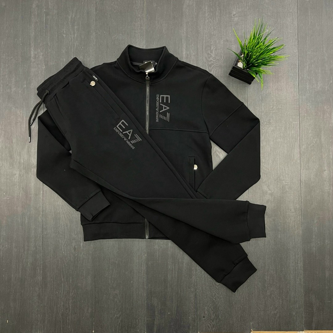 спортивный костюм armani,cпортивный костюм emporio armani,мужские спортивные костюмы,спортивный костюм армани,спортивные костюм