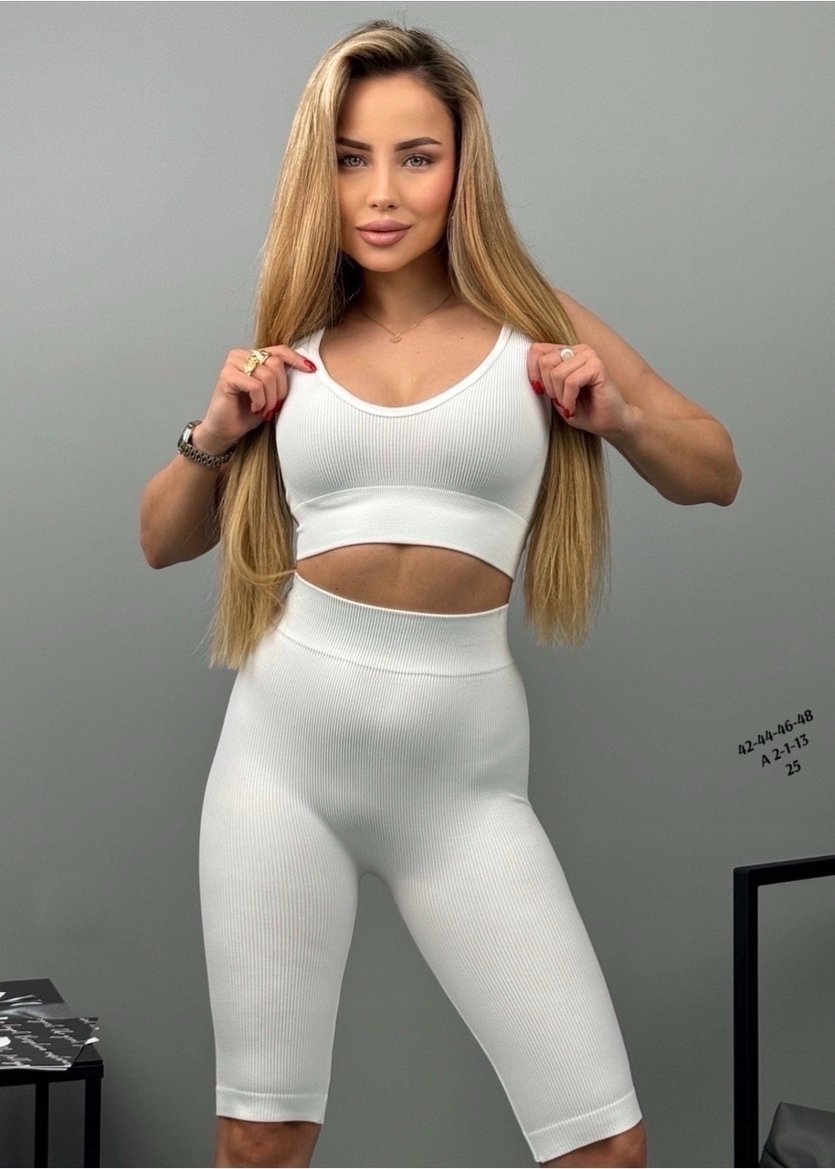 костюм для фитнеса,спортивный костюм топ и велосипедки,костюм топ и велосипедки,спортивные костюмы,одежда для фитнеса