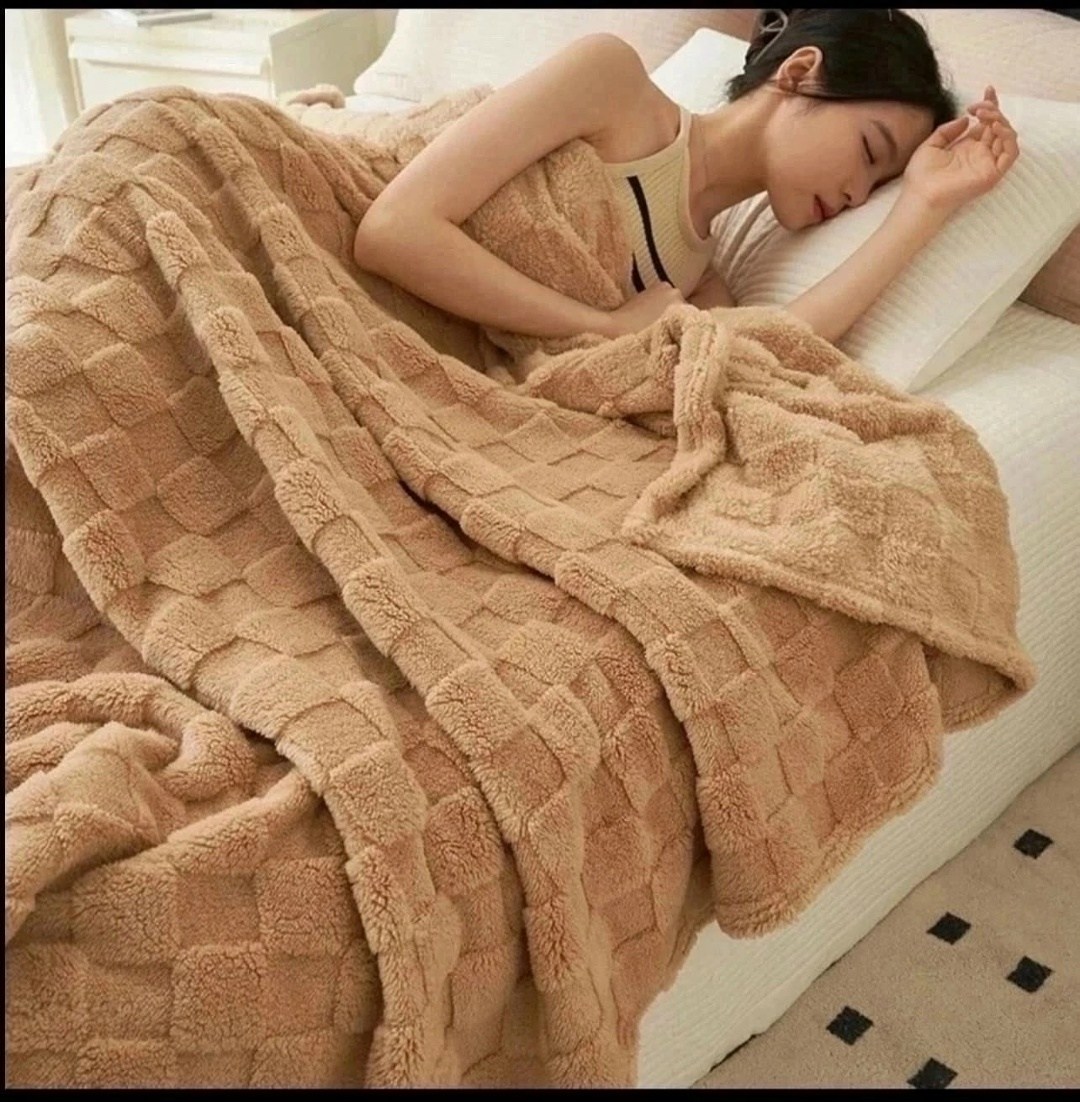 плюшевое одеяло,теплое одеяло,покрывало плед теплое,плед теплый,плед на кровати