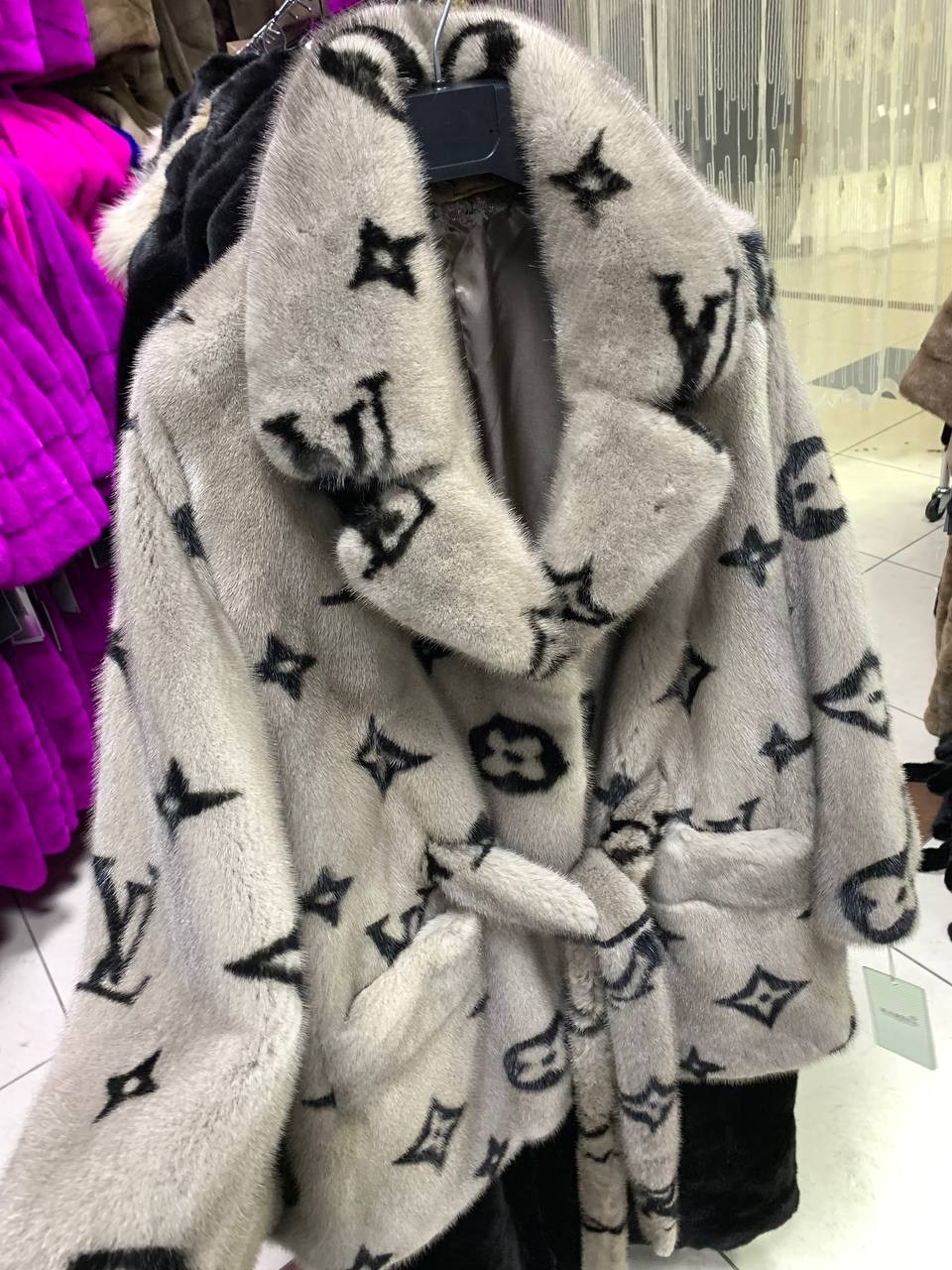 шуба из меха,шубка,женская шуба,шуба летучая мышь,меховое пальто