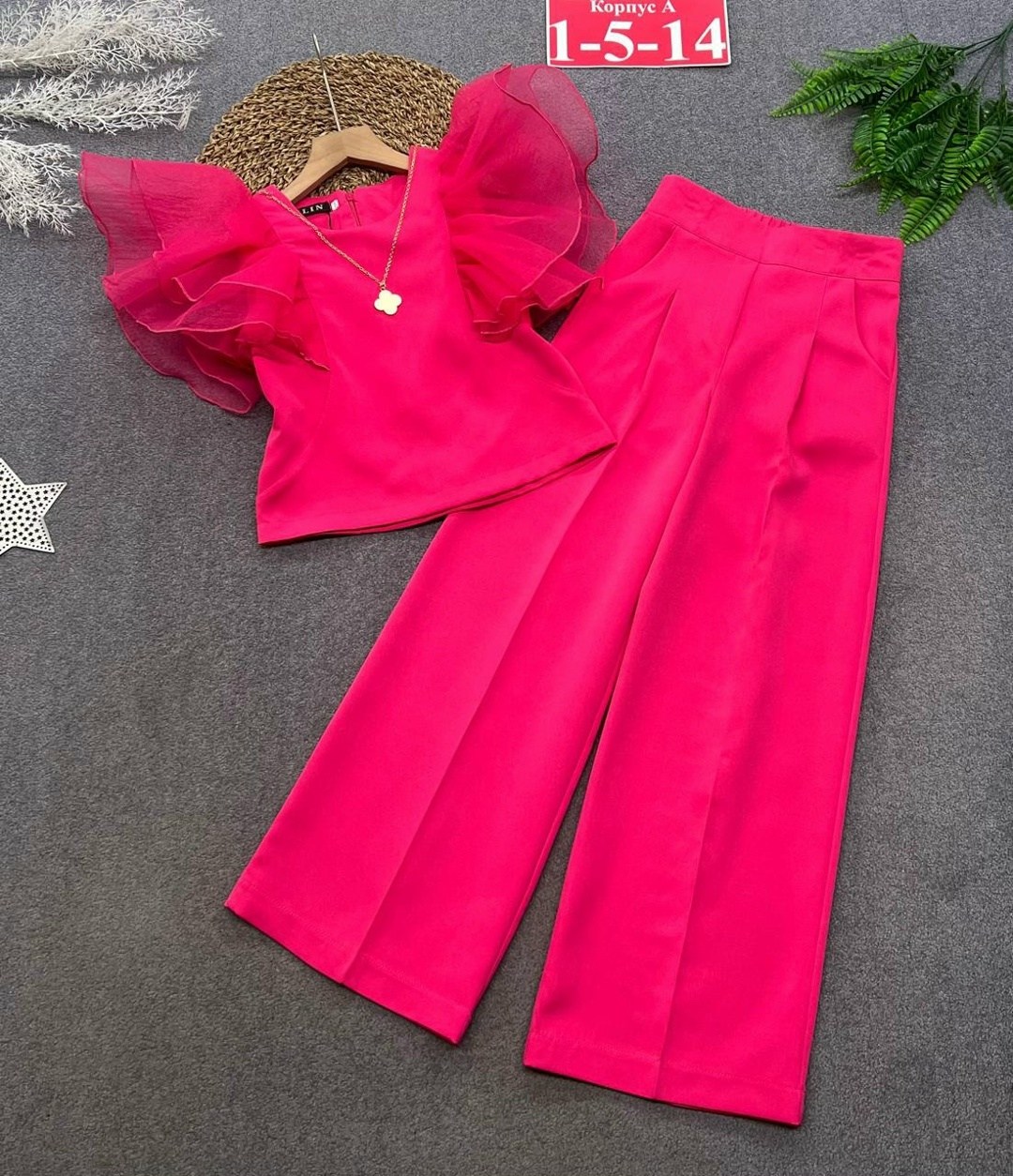 нарядный брючный костюм для девочки,костюмы брючные,костюм брючный нарядный,брючный костюм для девочек,костюмы для девочки нарядный