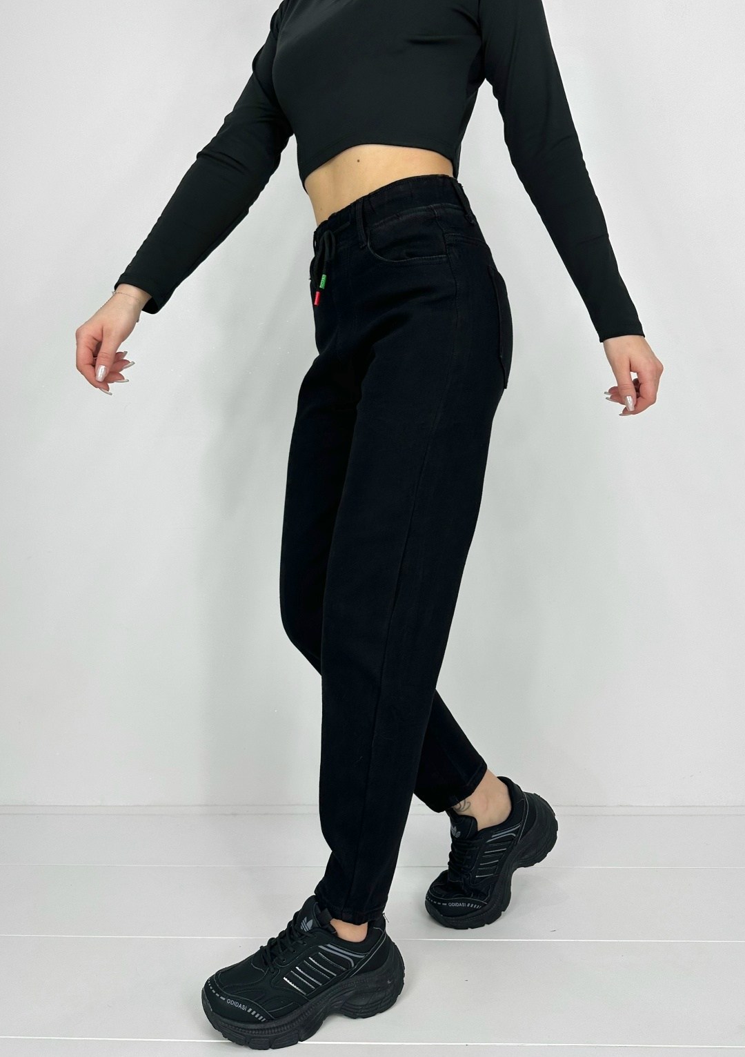 женские джинсы,черные джинсы женские,джинсы мом,стильные джинсы,брюки джинсы