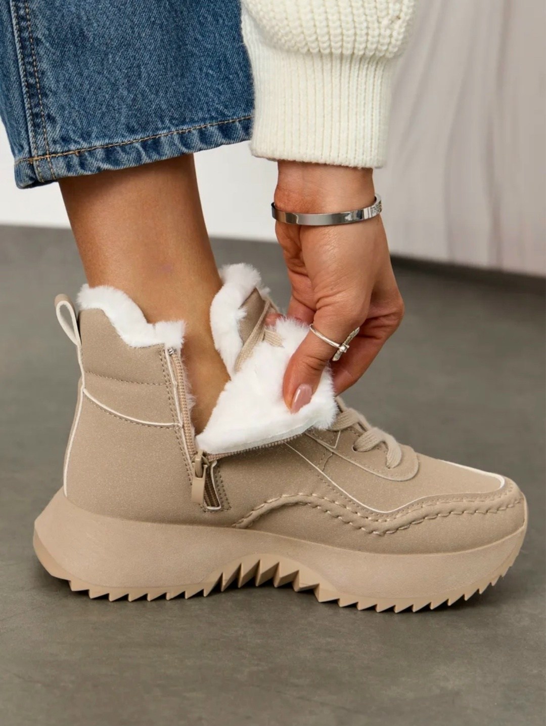 ,зимняя женская ,ботинка женские зимние,бежевые ботинки,ботинки женские