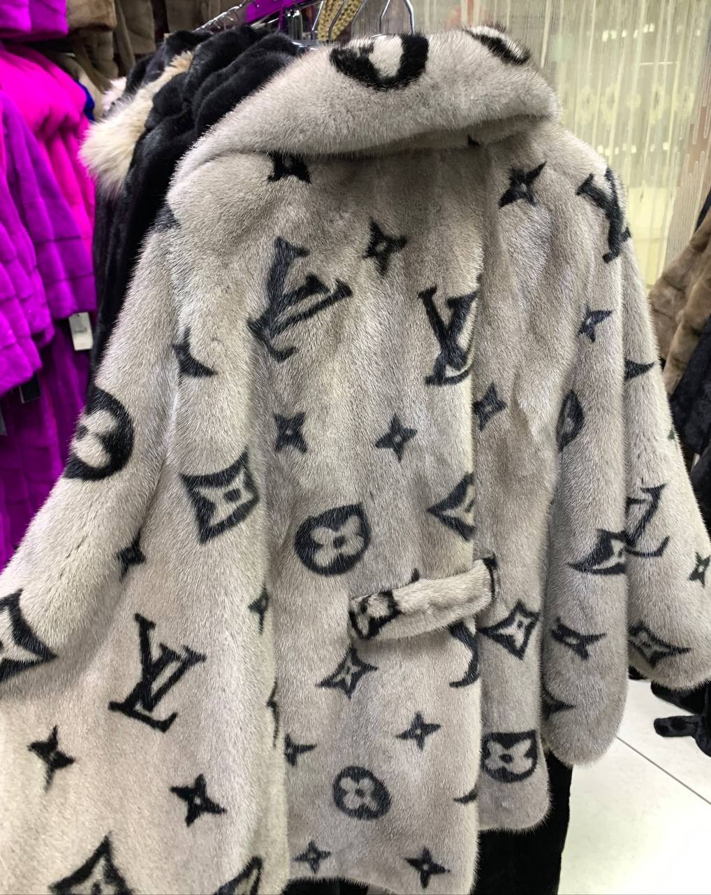 шуба из меха,шубка,женская шуба,шуба летучая мышь,меховое пальто