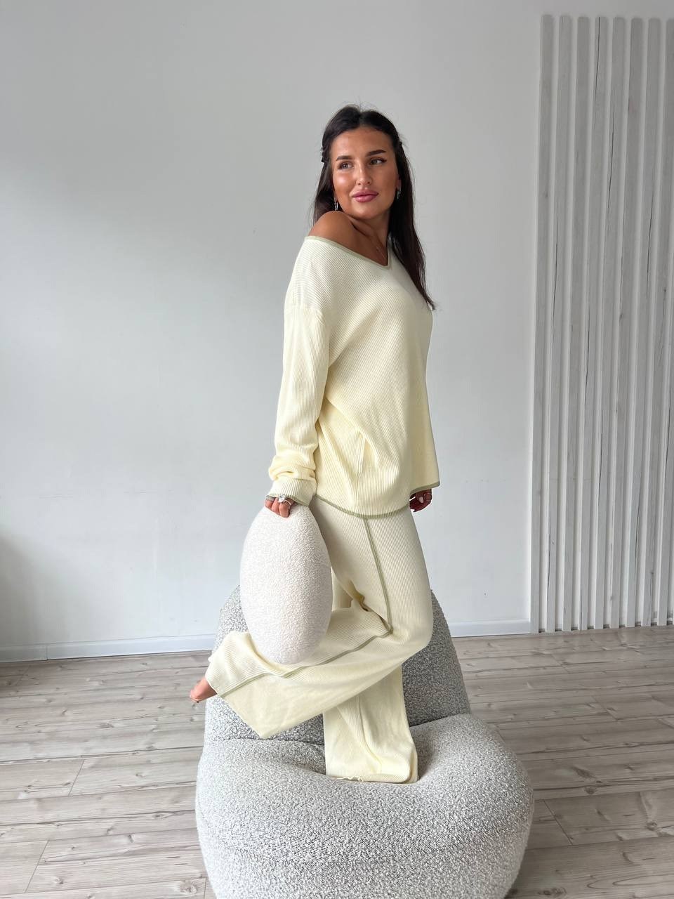 трикотажный костюм,костюм молочный,костюм с брюками,вязаные костюмы,трикотажные костюмы женские