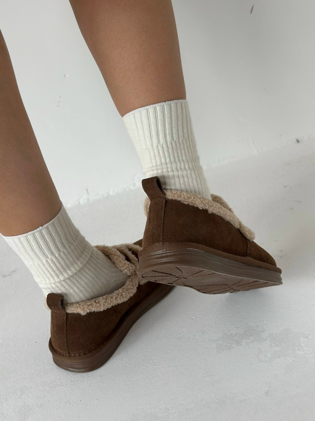 ,теплая ,женская ,теплые ботинки, на плоской подошве