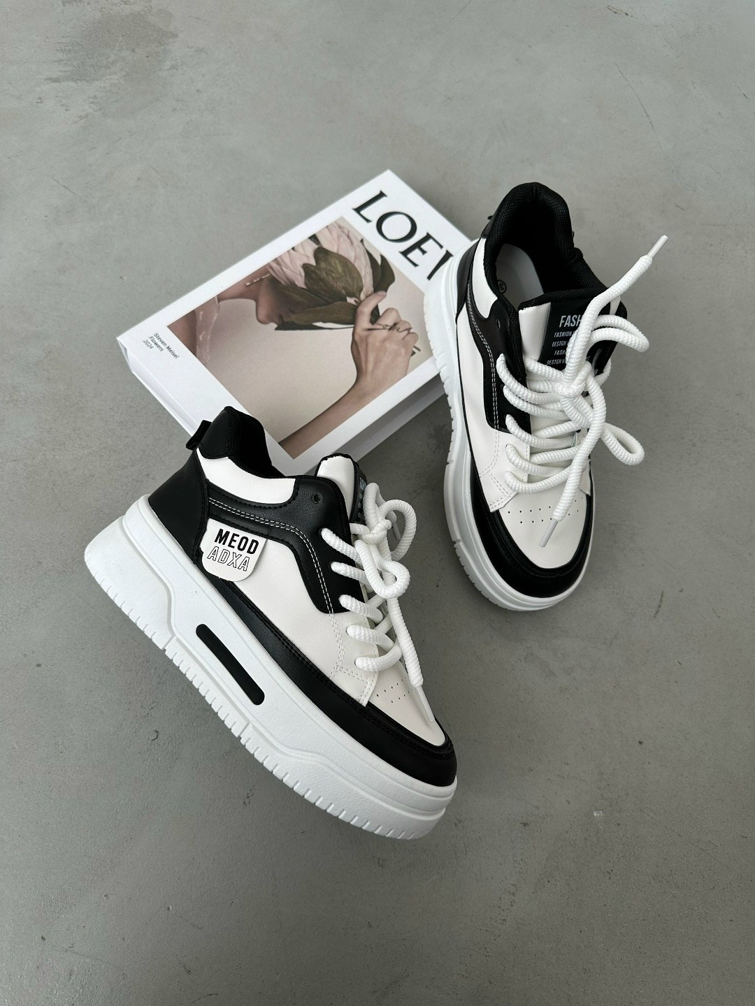 ,женские кроссовки,повседневные кроссовки,спортивная ,модные кроссовки