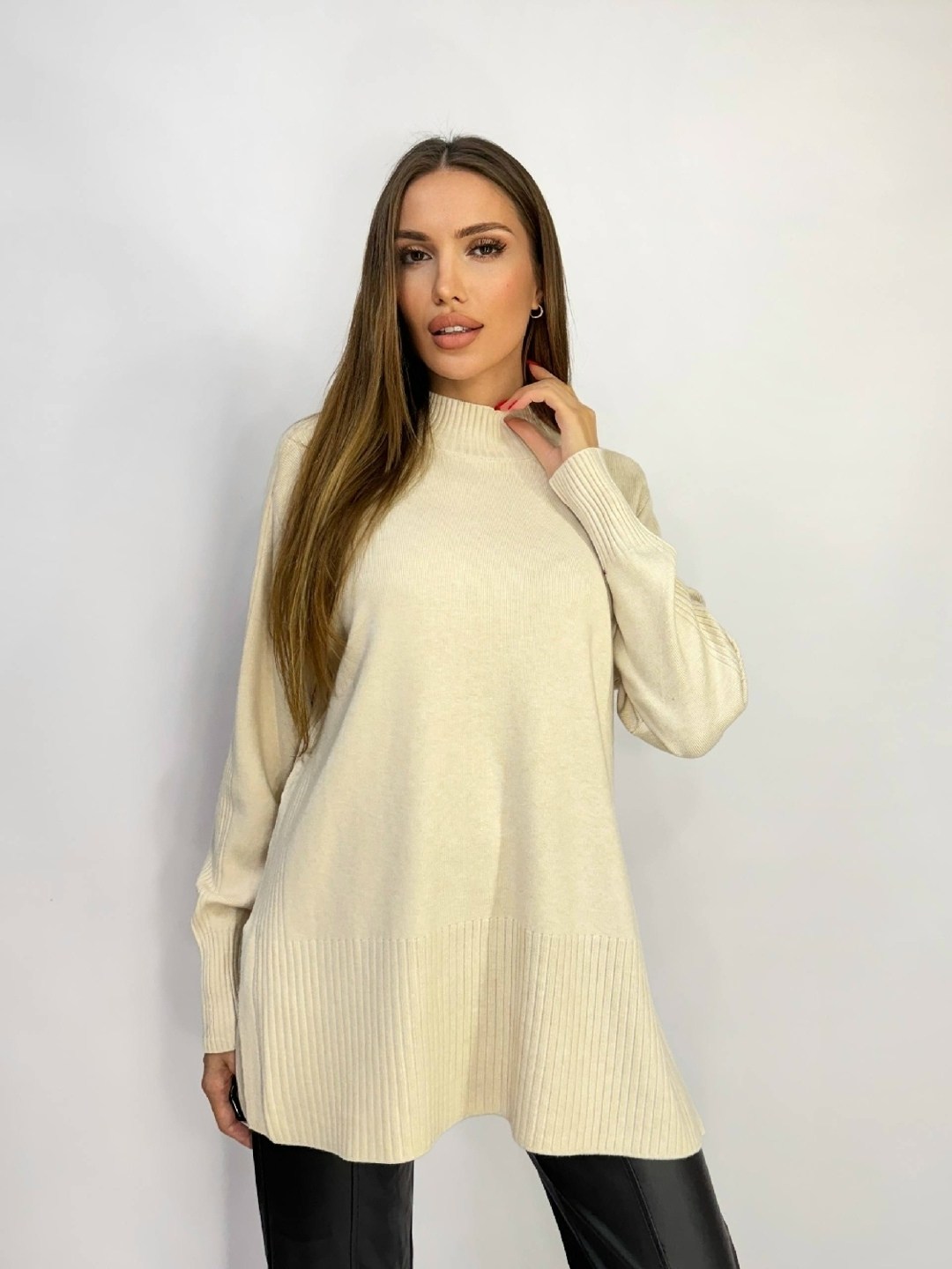 свитер оверсайз удлиненный,модные свитера,свитера женские,удлиненный свитер,свитера туники