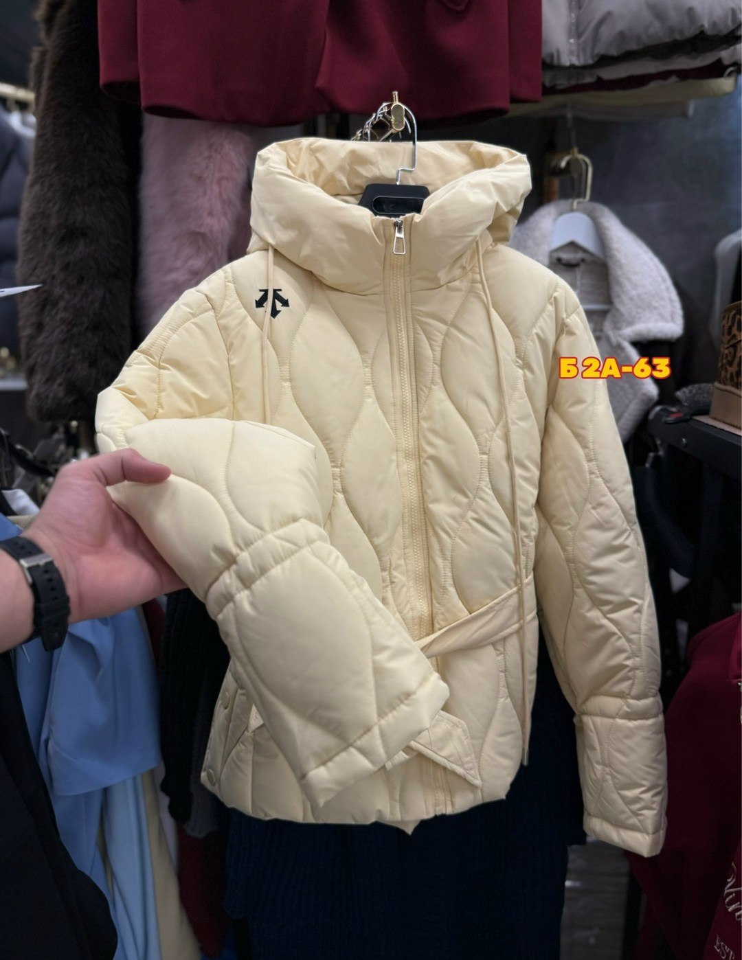 куртка,демисезонная куртка,куртка модная,женская куртка,стильная куртка