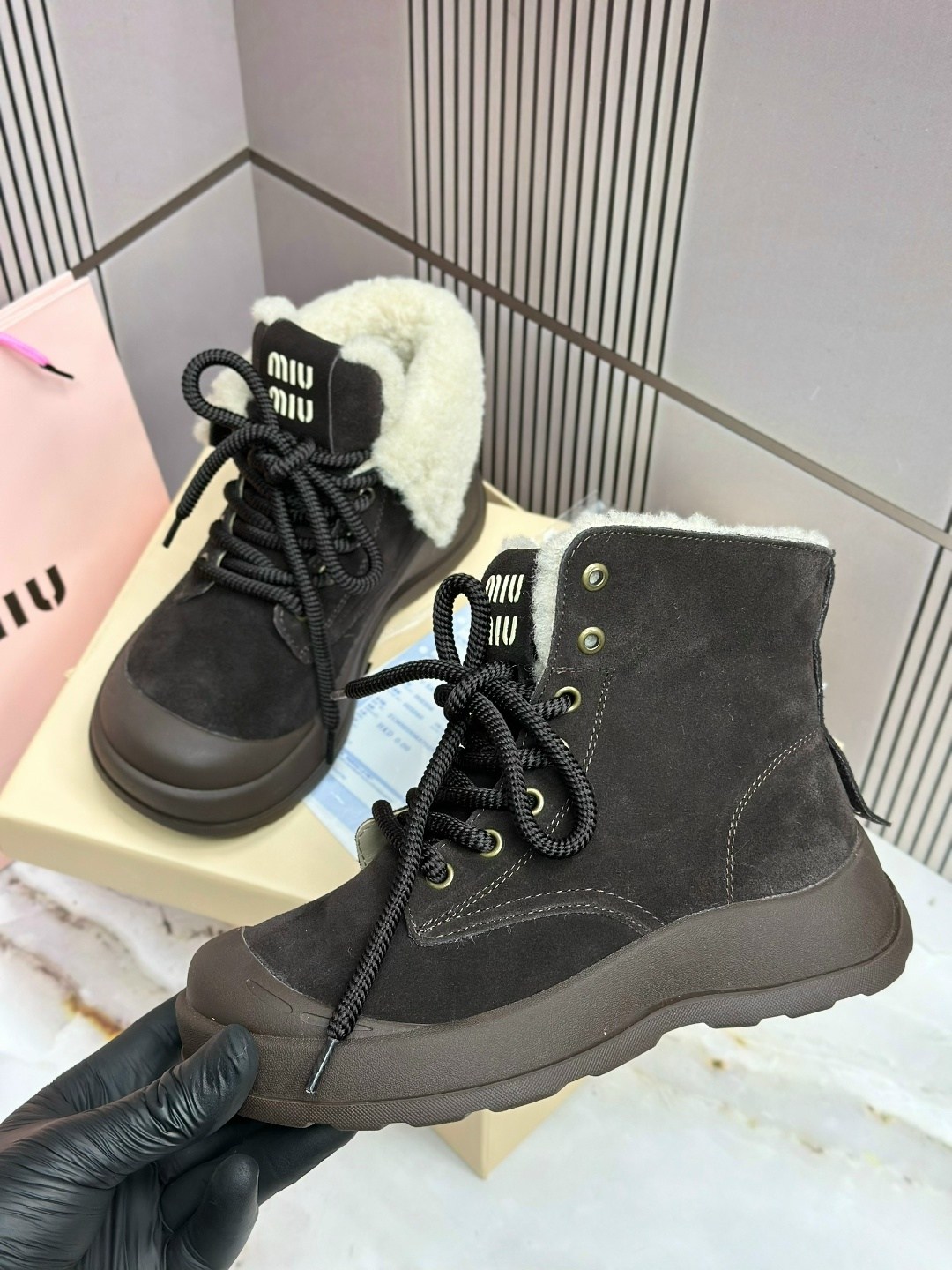 ботинки miu miu,,ботинка женские зимние,зимняя женская ,ботинки миу миу женские зимние