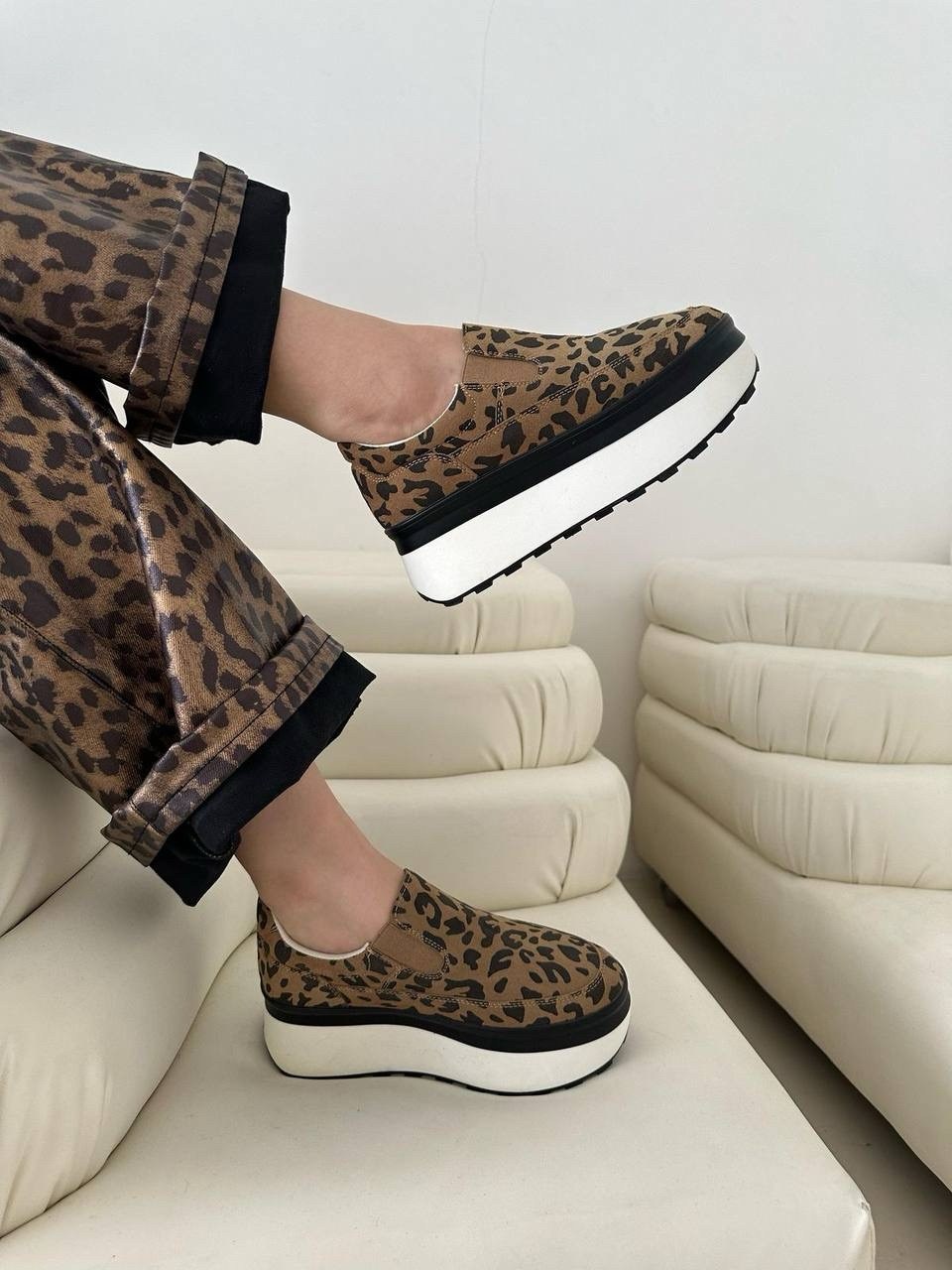 , женская,обуви,кроссовки женскиe,кеды замша