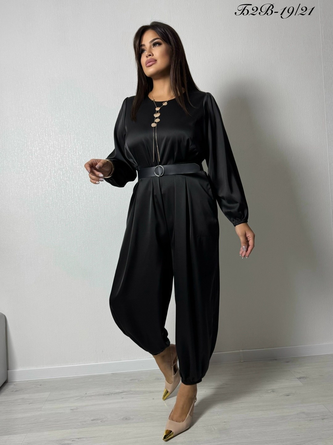 брючный комбинезон,брючные женские костюмы,вечерние комбинезоны,костюмы брючный,атласный комбинезон