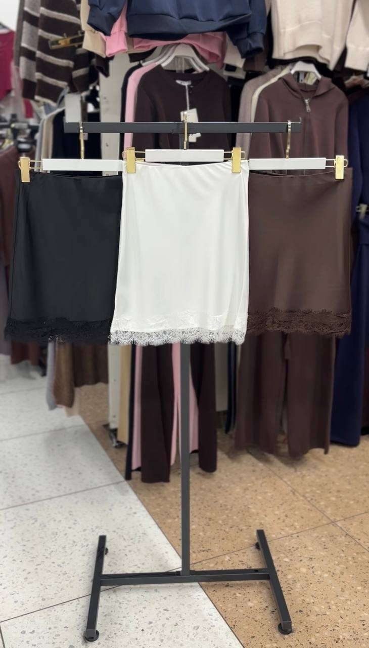 мода стиль,одежда в стиле,стильные наряды,юбка с оборками