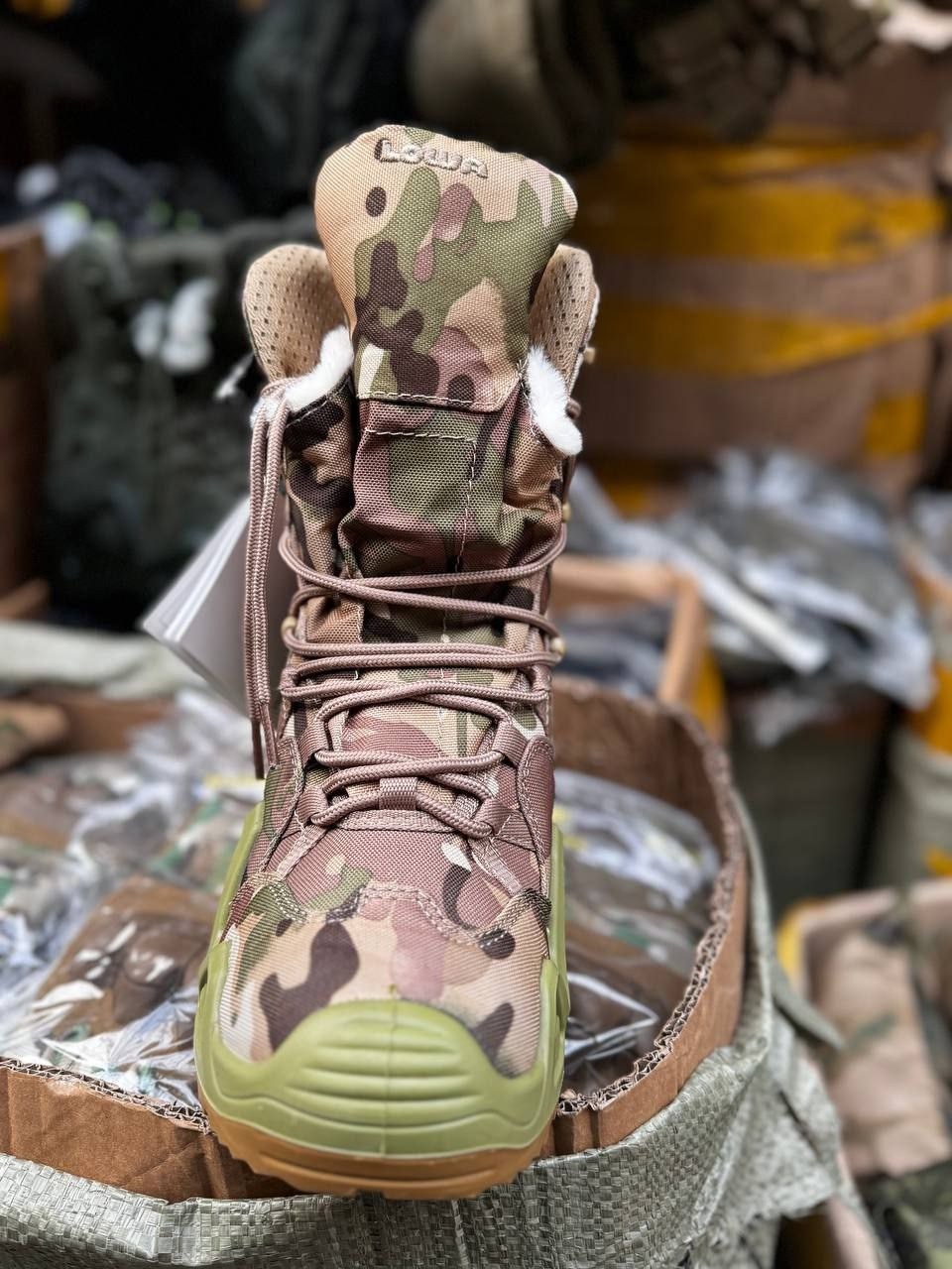 тактические ботинки,lowa тактические ботинки,тактическая ,ботинки тактические lowa высокие,ботинки тактические треккинговые