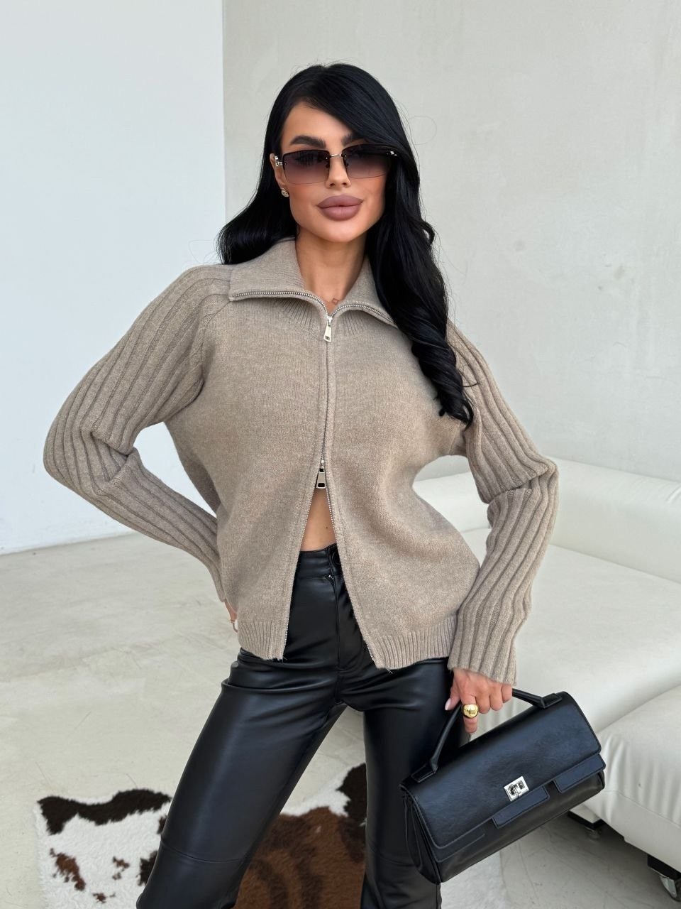 модные свитера,свитер,свитера вязаные,бежевый джемпер,свитер с горлом