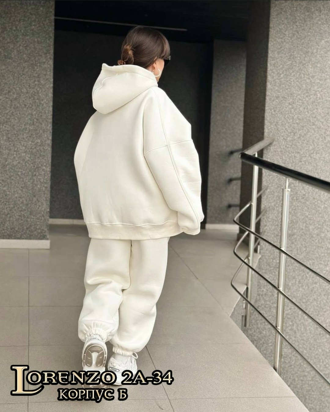 костюм повседневный,теплый костюм на флисе,костюм на флисе,костюм белый,спортивные костюмы