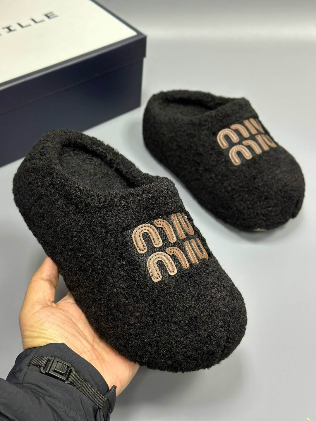 тапочки модные,,домашние тапочки,женские домашние тапочки,тапки женские