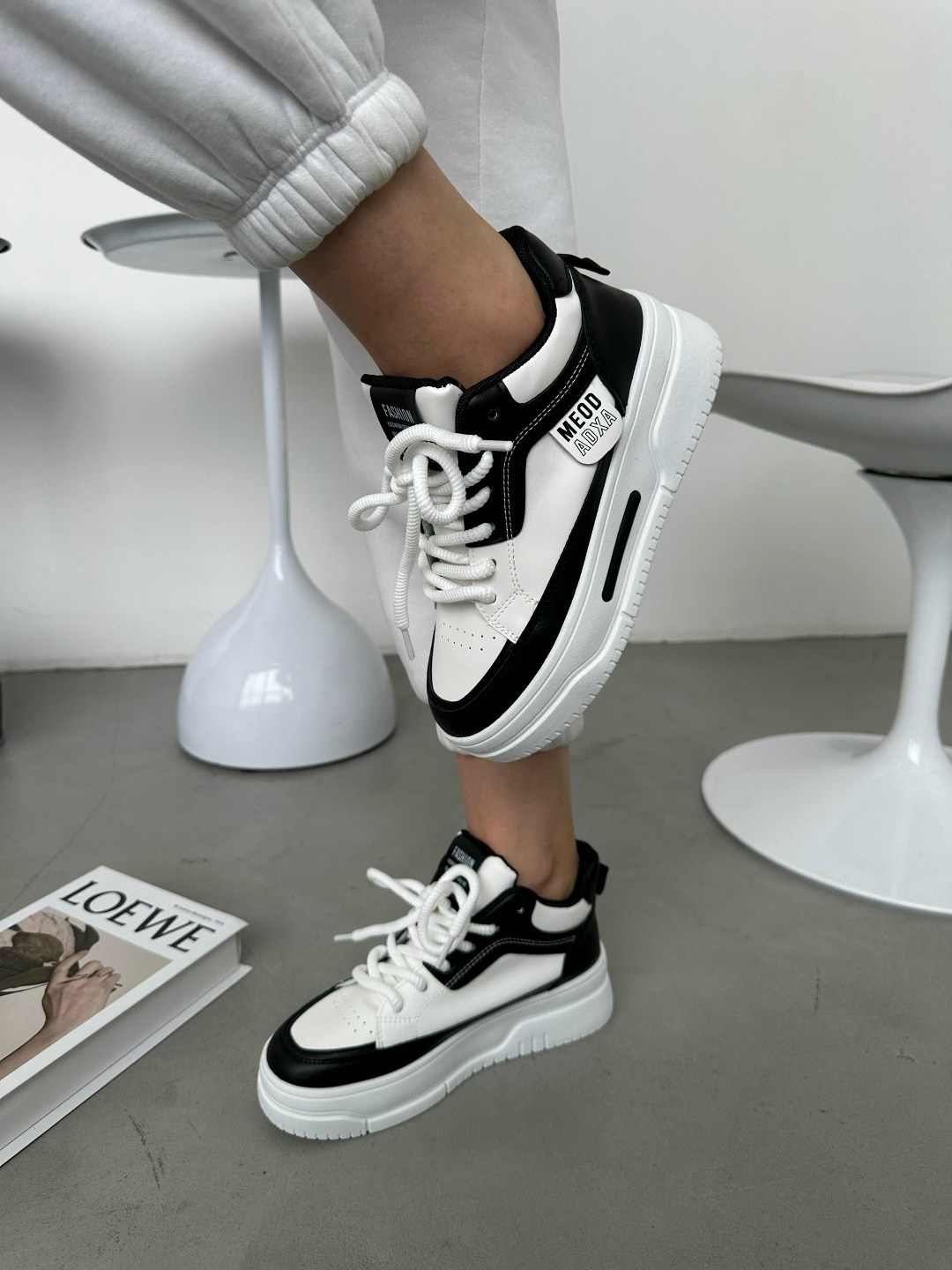 ,женские кроссовки,повседневные кроссовки,спортивная ,модные кроссовки