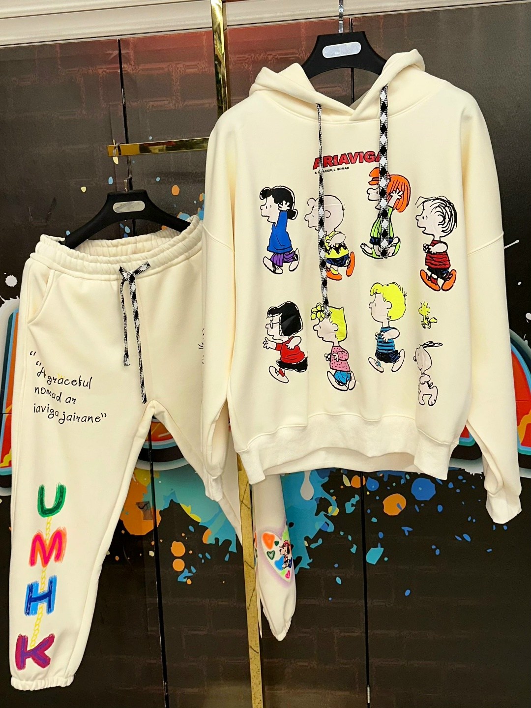 костюмы комплекты,стильные костюмы,спортивные костюм,костюм женские спортивные костюмы,костюмы женские