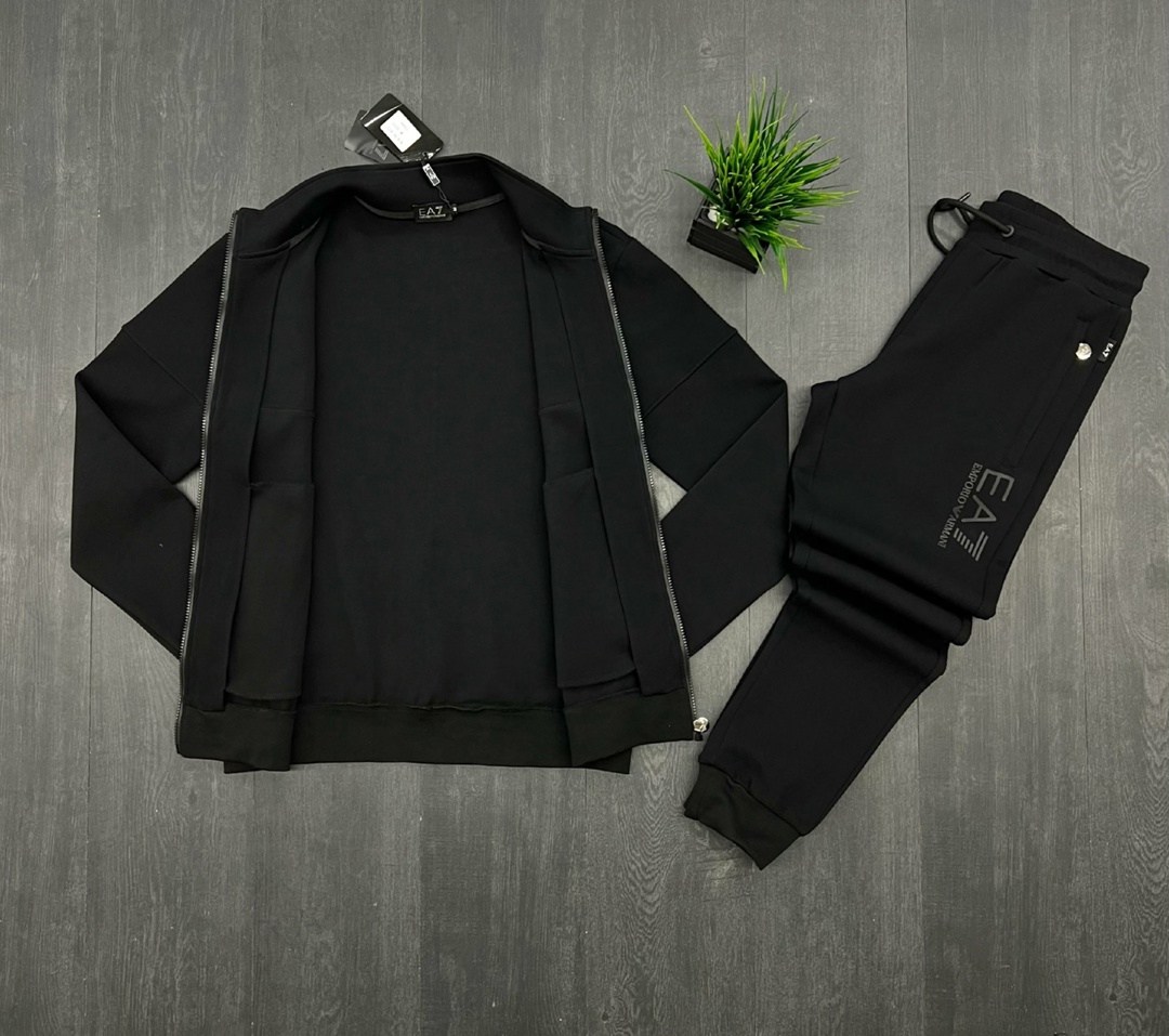 спортивный костюм armani,cпортивный костюм emporio armani,мужские спортивные костюмы,спортивный костюм армани,спортивные костюм