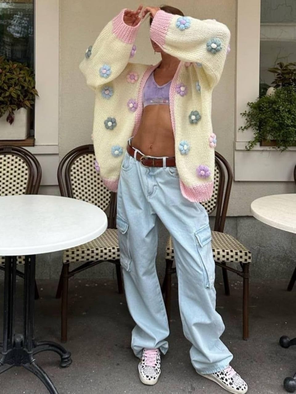 вязаные кардиганы,кардиган с объемными цветами,женский вязаный кардиган,кардиган,кардиган короткий вязаный