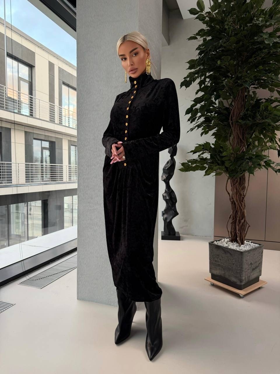 бархатное платье,платье черное,стильное платье,платье миди черное,платье миди