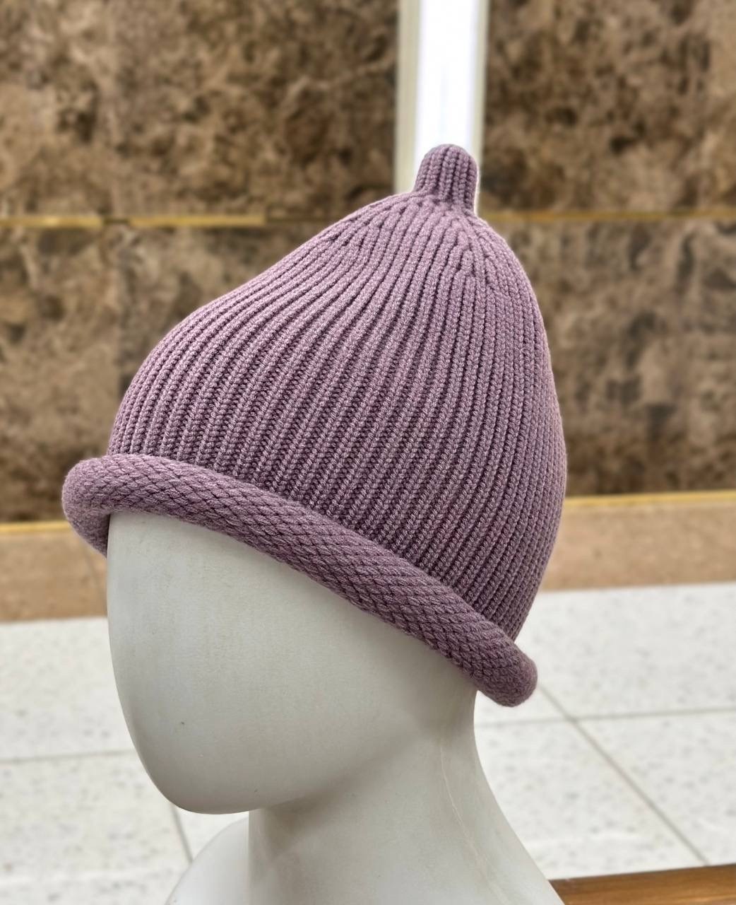 шапка белая,шапка вязаная,вязаная шапочка,шапка классическая,вязаная шапка женская