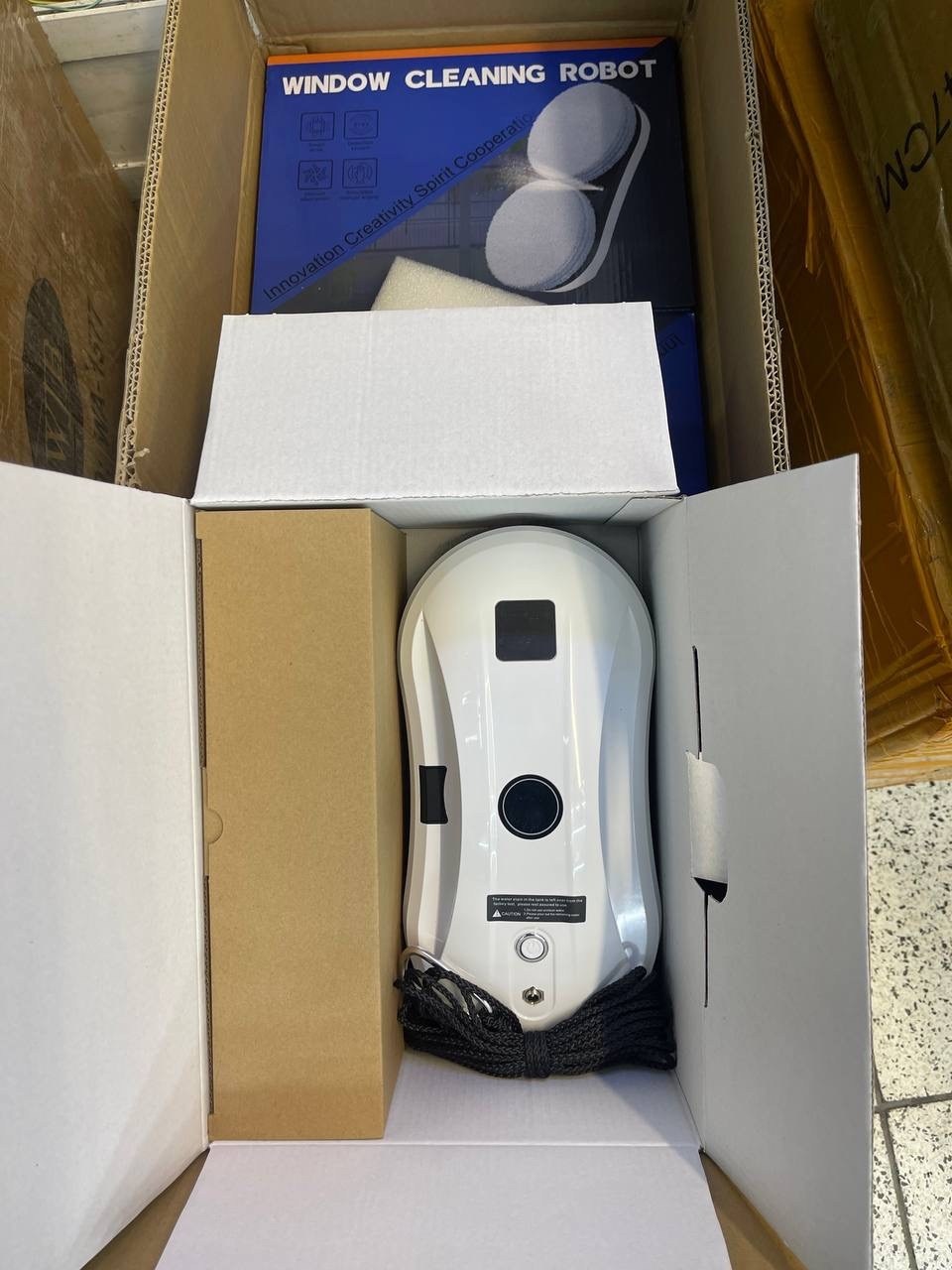 робот мойщик окон cleanbot ultraspray,робот мойщик окон с распылением cleanbot,робот мойщик окон cleanbot pro,робот мойщик окон стеклоочиститель cleanbot,робот для мойки окон робот для мойки окон