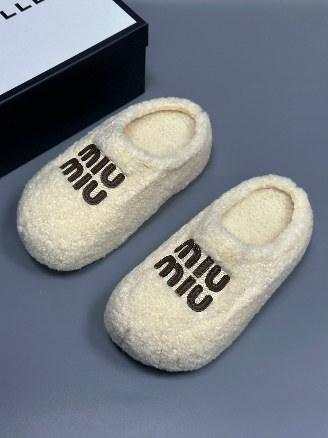 тапочки модные,,домашние тапочки,женские домашние тапочки,тапки женские