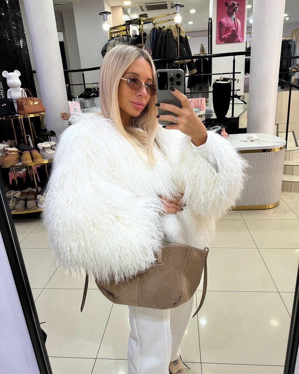 белая шуба,шуба искусственная,шуба из искусственного меха,шуба из ламы,шуба модная