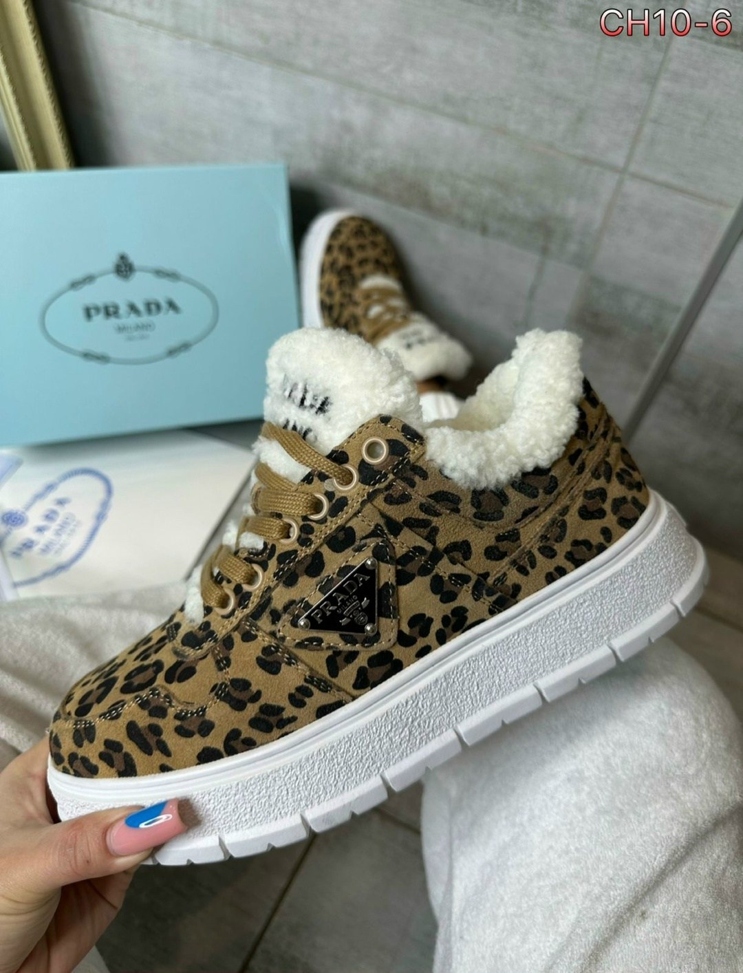 ,кроссовки женские зимние, женская,кроссовки зимние на меху prada,женские кроссовки