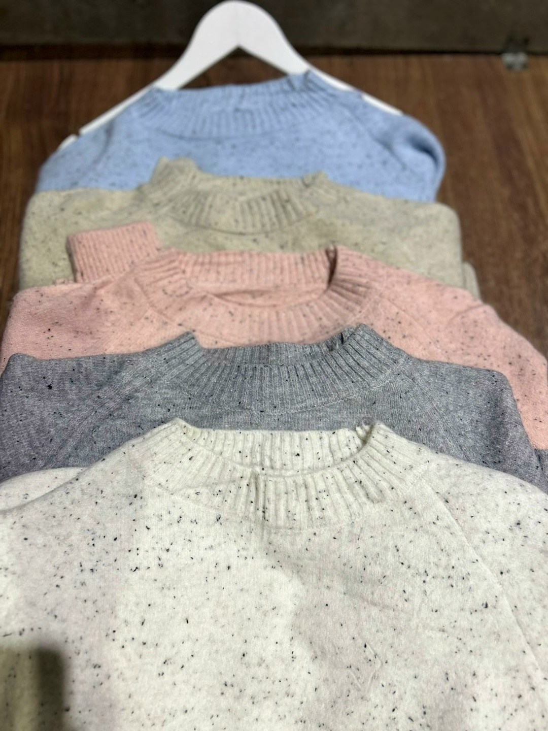 модные свитера,джемпер,джемпер трикотажный,серый джемпер,свитер джемпер