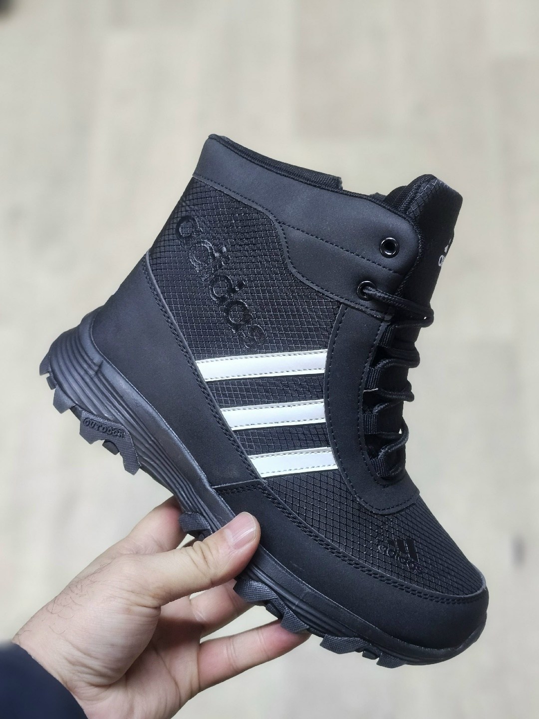 кроссовки adidas зимние,adidas climaproof кроссовки зимние,зимние кроссовки,кроссовки мужские зимние adidas,зимние кроссовки адидас мужские