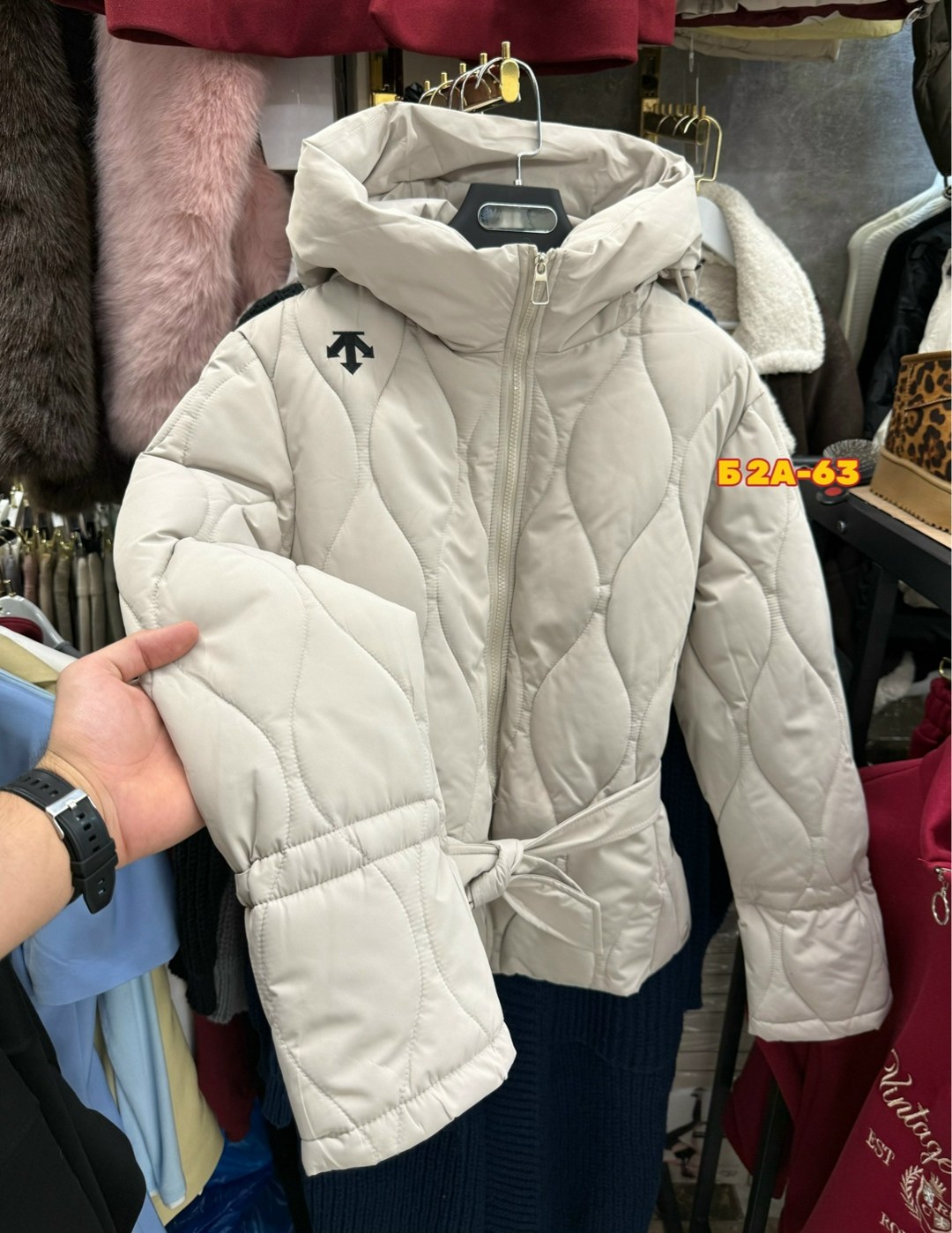 куртка,демисезонная куртка,куртка модная,женская куртка,стильная куртка