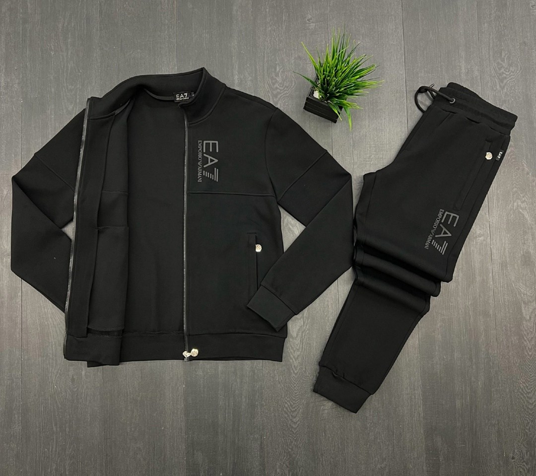 спортивный костюм armani,cпортивный костюм emporio armani,мужские спортивные костюмы,спортивный костюм армани,спортивные костюм