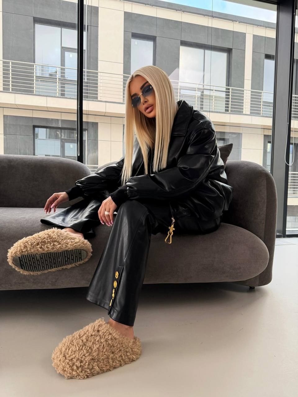 куртки из экокожи,женская кожаная куртка,кожаная куртка,кожаные штаны,женская кожаная куртка из натуральной кожи