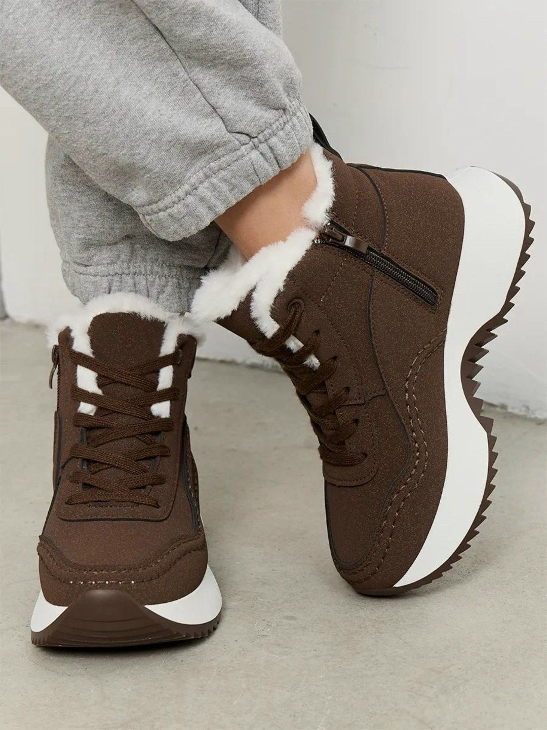 ,зимняя женская ,ботинка женские зимние,бежевые ботинки,ботинки женские