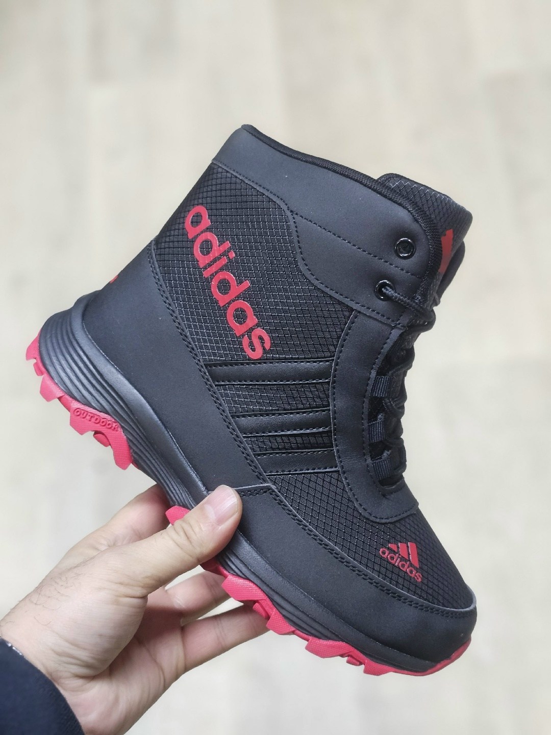 кроссовки adidas зимние,adidas climaproof кроссовки зимние,зимние кроссовки,кроссовки мужские зимние adidas,зимние кроссовки адидас мужские