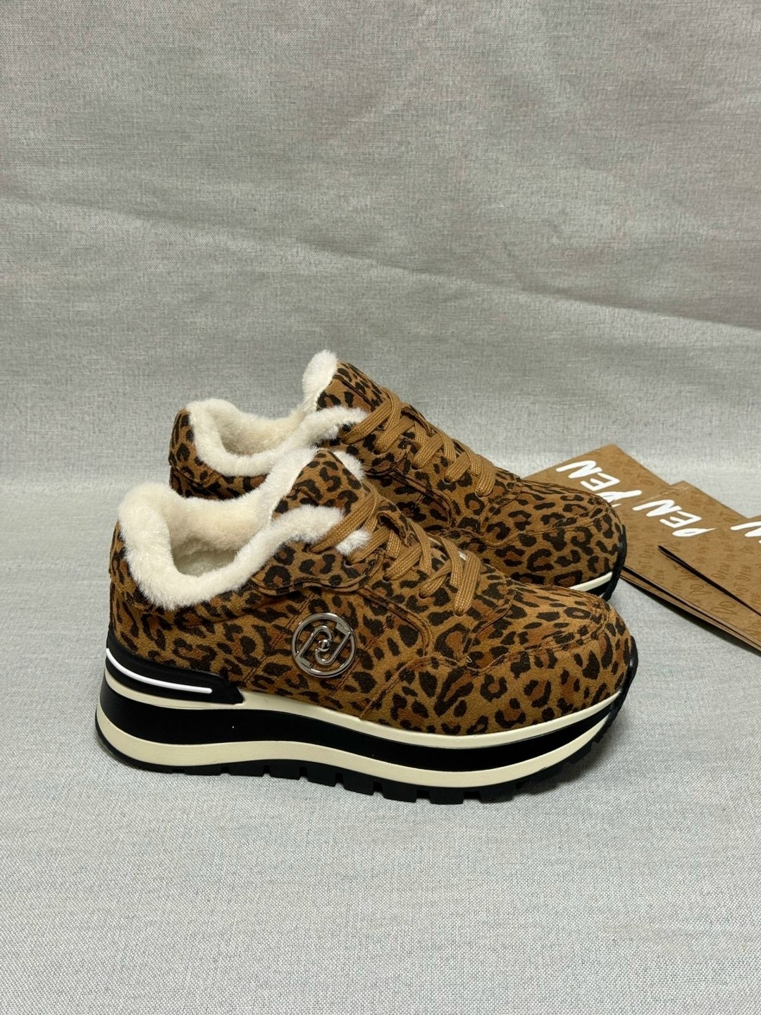 ,кроссовки леопардовые,женские кроссовки,кроссовки ugg, женская