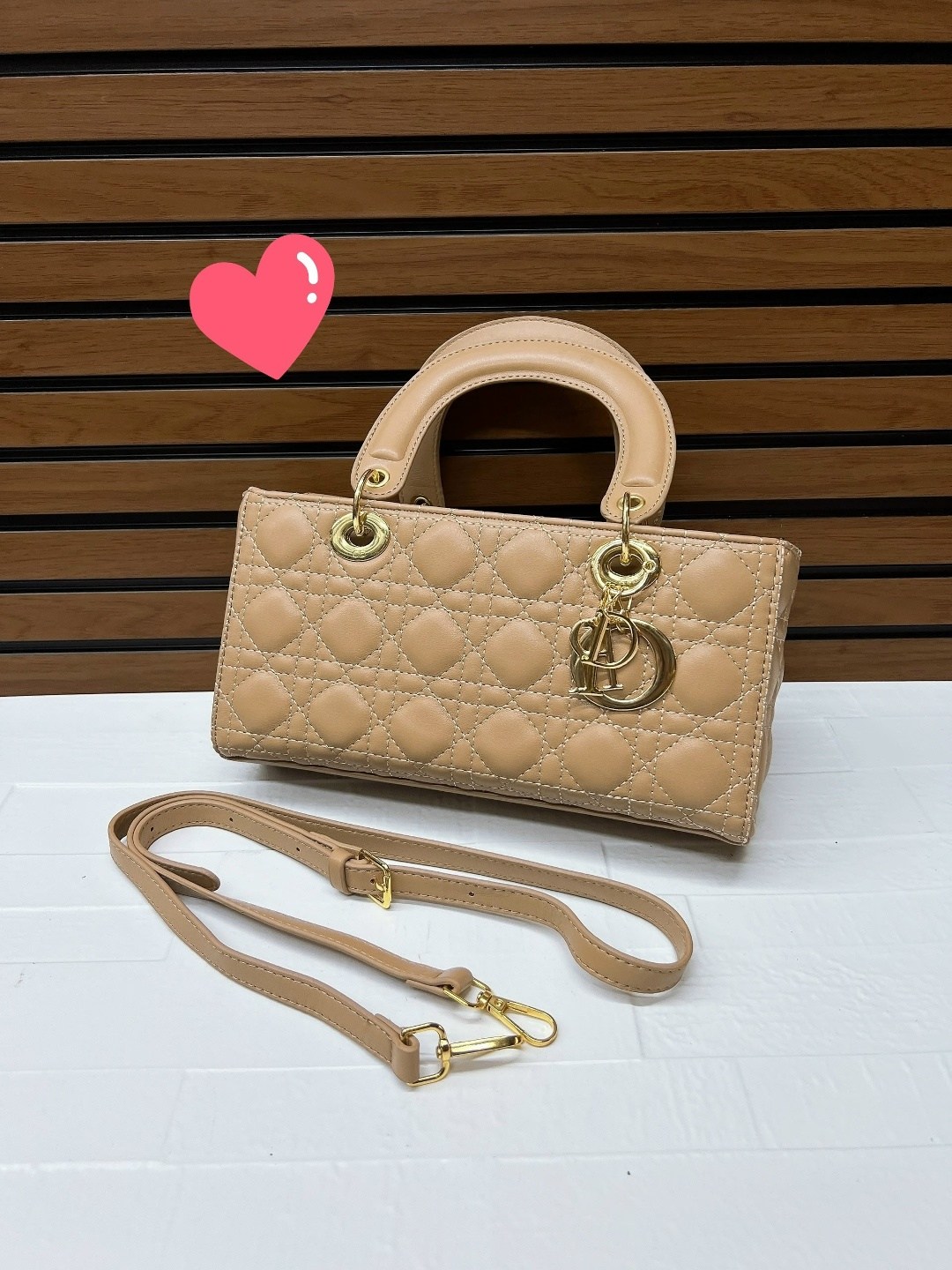 сумки диор,dior сумка,christian dior сумка,сумка диор женская,модная сумка