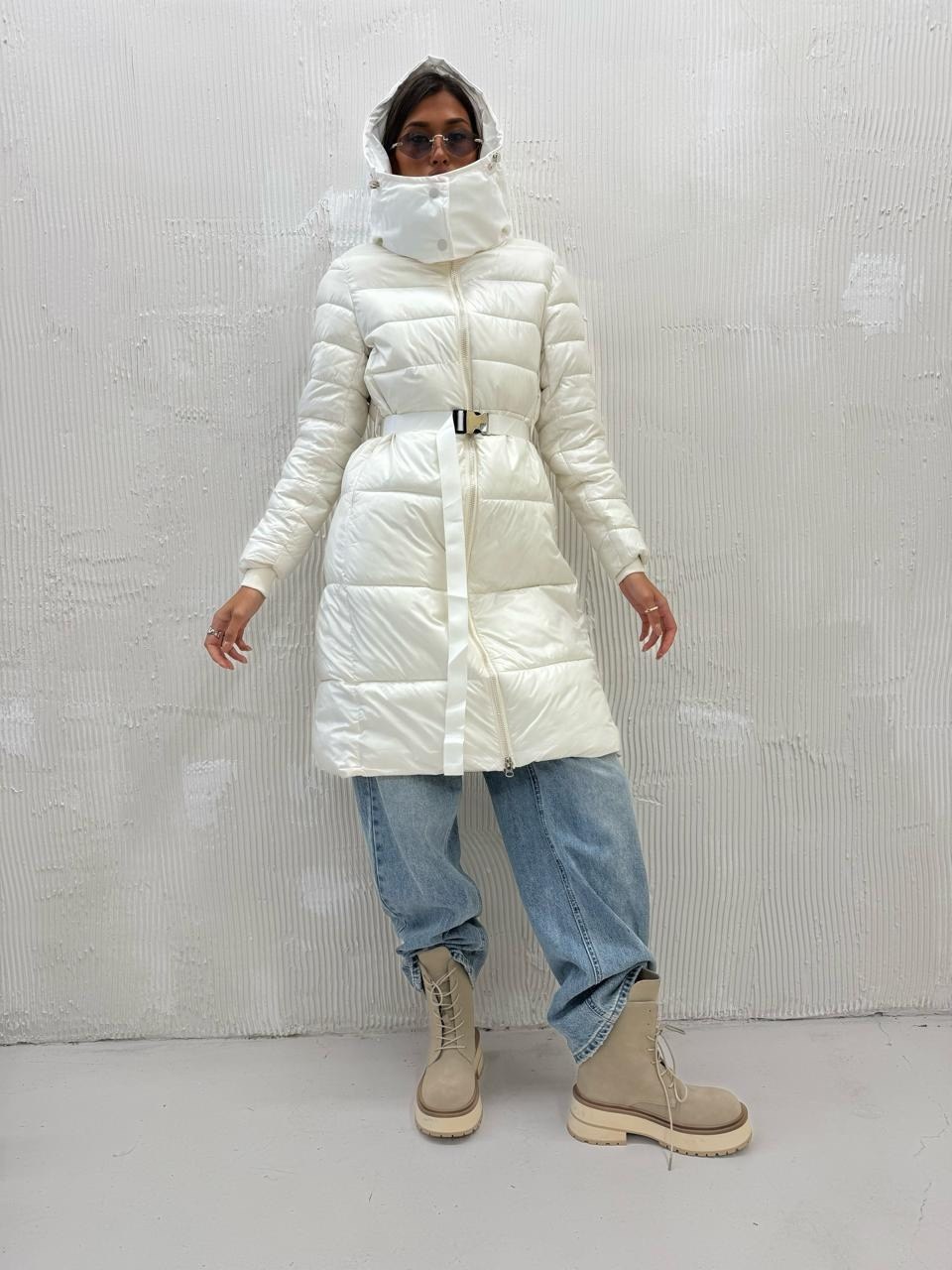 пуховик удлиненный,белый пуховик,куртка стильная,куртка женская белая,пуховик