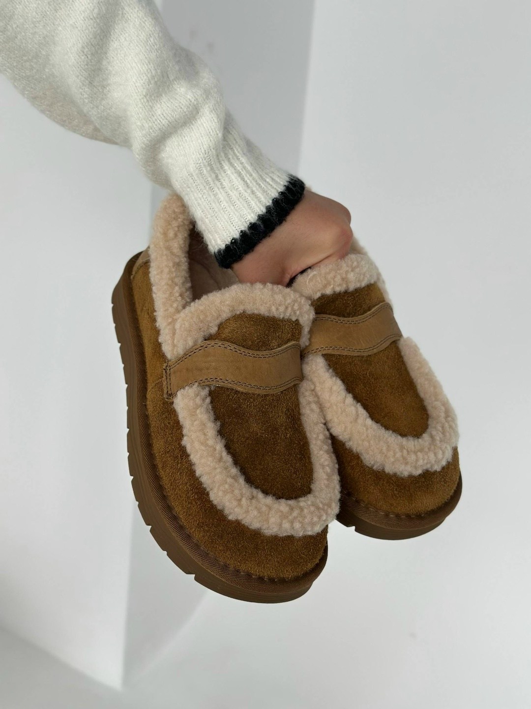 , теплая, на плоской подошве,женская ,зимняя женская