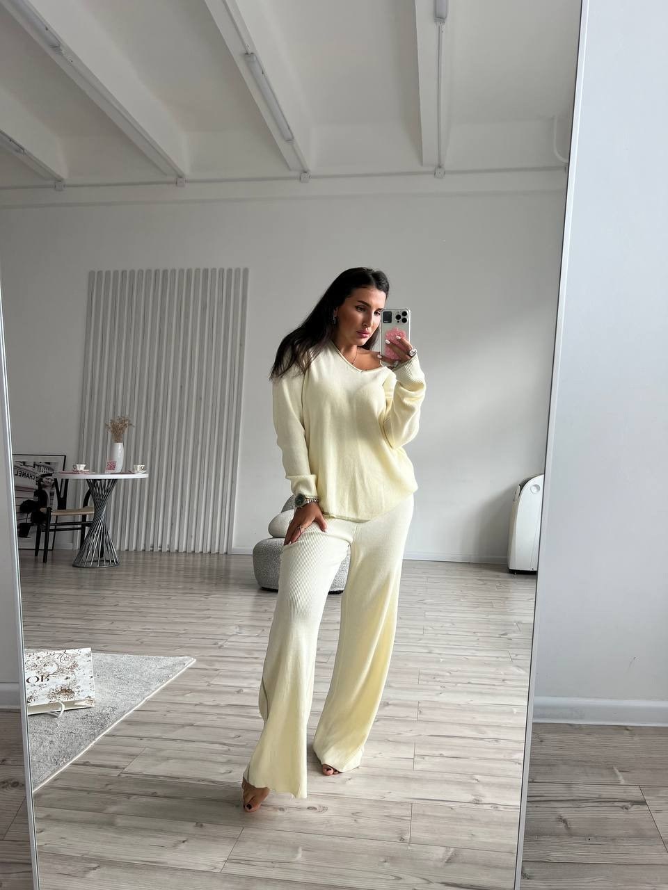 трикотажный костюм,костюм молочный,костюм с брюками,вязаные костюмы,трикотажные костюмы женские