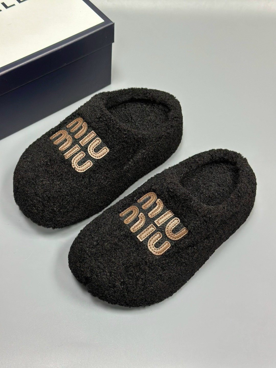 тапочки модные,,домашние тапочки,женские домашние тапочки,тапки женские