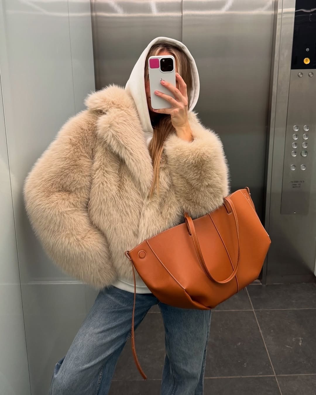 шуба искусственная,меховая куртка,женская шуба,шуба короткая,меховое пальто